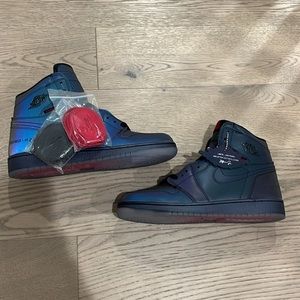 Unisex Nike Zoom Air high top sneakers. Brand new!